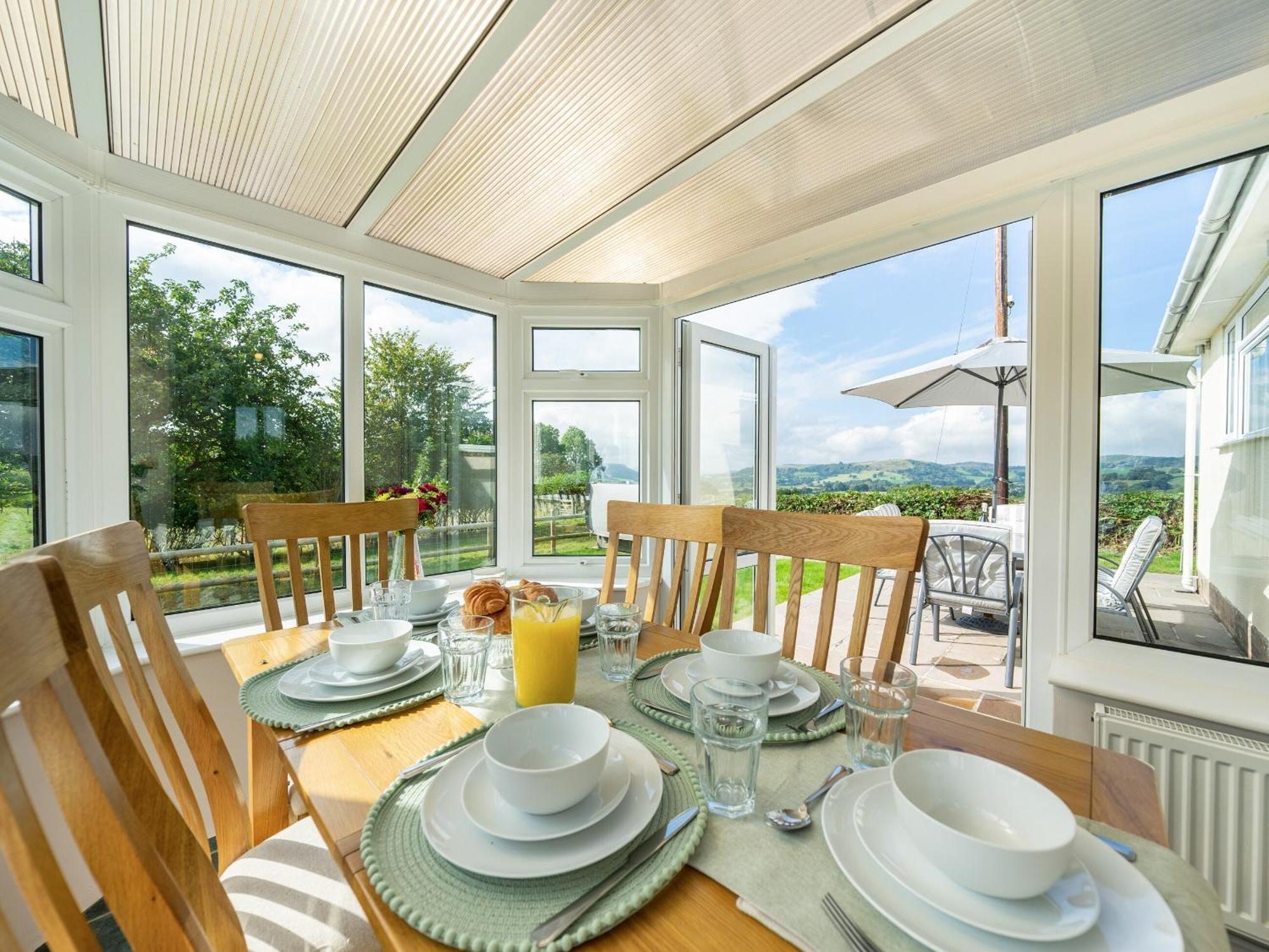 Meadowcroft Villa Bettws Disserth Exteriör bild